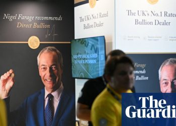 Farage criticado por un trabajo de 400.000 libras esterlinas que promueve el oro físico como inversión en pensiones | Nigel Farage
