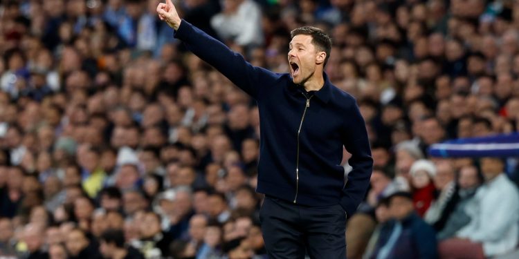 El futuro de Xabi en el banquillo del Real Madrid, a debate en AS: ¡manda tu pregunta u opinión y participa!