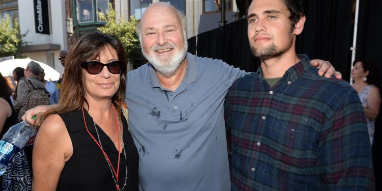 Adicto al héroe de 15 años, tensiones con sus padres… ¿Quién es Nick Reiner, bientôt inculpé pour le meurtre de son père Rob Reiner?