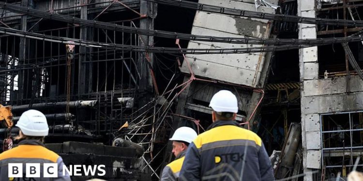 Ucrania lucha por mantener las luces encendidas bajo el ataque ruso, dice jefe de energía