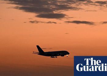 El Partido Laborista pide al organismo de control que asesore sobre la revisión de los beneficios de viaje para los políticos a medida que crece la reacción | política australiana