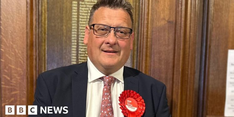 Starmer enfrenta rebelión por plan para recortar los juicios con jurado