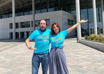 Raquel Revuelta y Mikel Urmeneta protagonizan la campaña 'Cada ostomía, una historia'