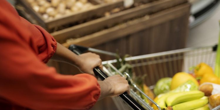 Manejar un carrito de supermercado podría ayudar a prevenir accidentes cardiovasculares