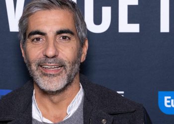 Un espectáculo del humorista Ary Abittan perturbado por las militantes femeninas de París