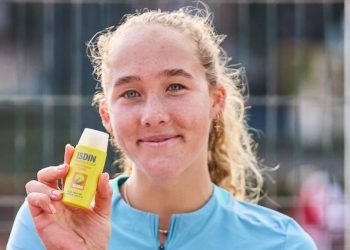 Mirra Andreeva, la joven promesa del tenis mundial, nueva embajadora de ISDIN