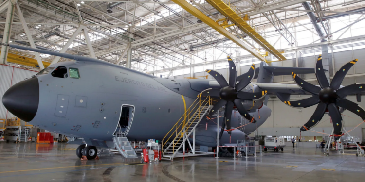 Robles defiende la autorización del Gobierno a Airbus para comprar material militar a Israel