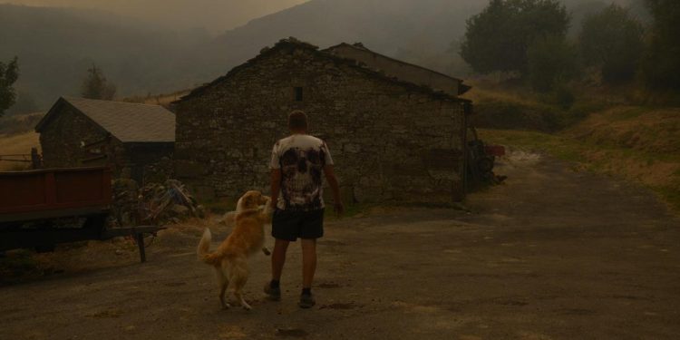 Rueda prescinde de tres altos cargos de la Xunta que gestionaron los incendios del pasado verano