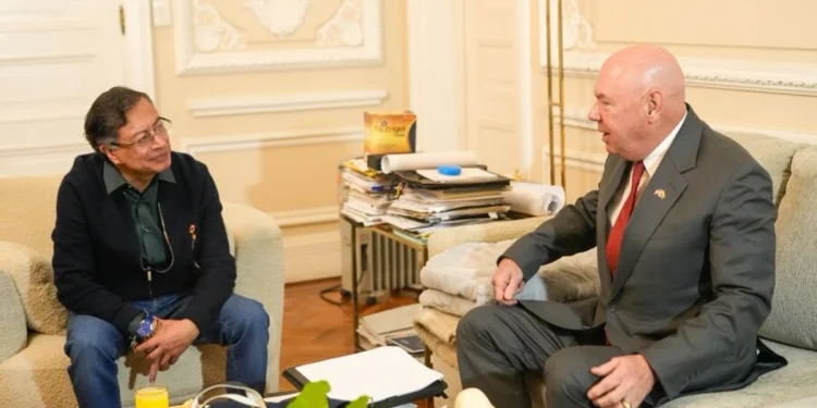 Las 'pullas' del presidente Gustavo Petro contra el encargado de negocios de EE.UU. UU. en Colombia, John Mcnamara