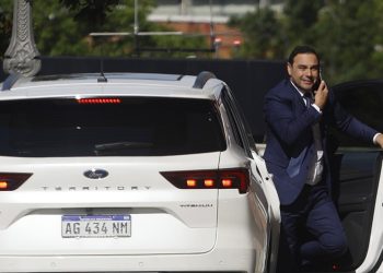 Furioso porque LLA votó en contra del Presupuesto en Corrientes, Valdés amaga con complicar el Senado