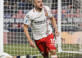 La primera 'doppietta' de Vardy en el 'Calcio' permite despegar a la Cremonese