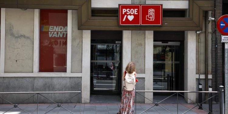El informe encargado por el PSOE concluye que las entradas de efectivo en Ferraz origen tenían banca