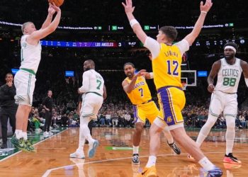 Los Celtics estériles a unos Lakers sin Lebron ni Doncic