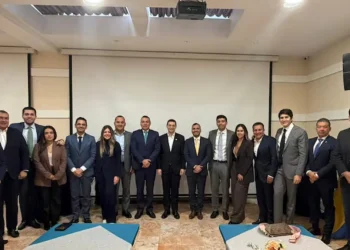 Grupo de 16 representantes conservadores anuncia apoyo a la candidatura presidencial del excontralor Carlos Felipe córdoba