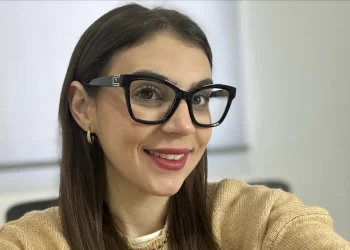 Clara Camañes, psicóloga: "Lo que sana no es ir a terapia en sí, sino recuperar el vínculo con uno mismo."