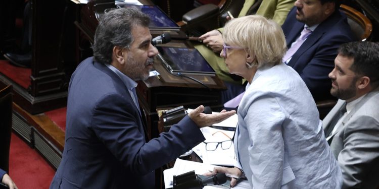 El PRO prepara una denuncia contra Menem y advierte que no ayuda más con el quórum