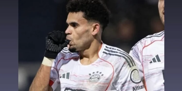 Será frente a la casa de su abuela, donde se crió.