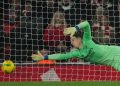 Un penalti parado por Kepa mete al Arsenal en semifinales de la Copa de la Liga
