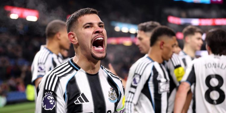 El Newcastle reacciona y perro más al Burnley