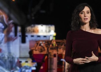 Ayuso presume de fiscalidad y servicios en su mensaje de Año Nuevo