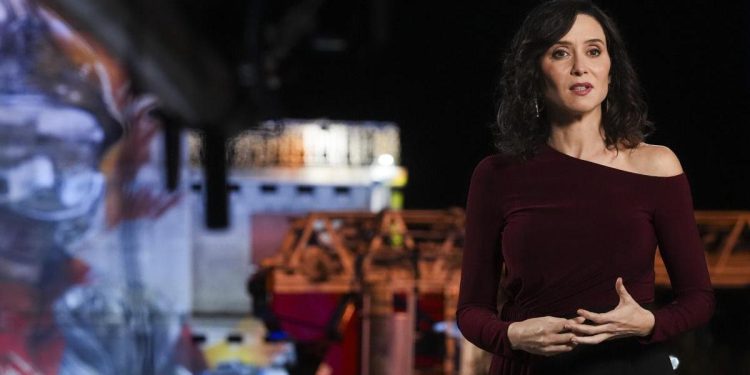 Ayuso presume de fiscalidad y servicios en su mensaje de Año Nuevo