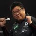 Campeonato Mundial de Dardos: Paul Lim, de 71 años, se convierte en el jugador de mayor edad en ganar un partido con una victoria sobre Jeffrey de Graaf