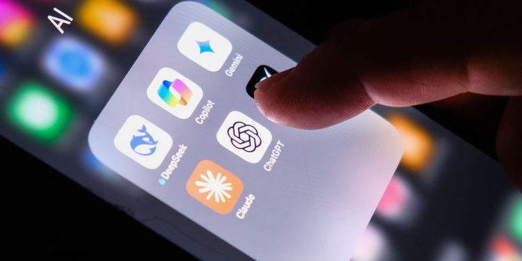 La IA de los teléfonos inteligentes, como Siri y Gemini, tiene una crisis de credibilidad: una verdadera interfaz de agente es el siguiente paso lógico