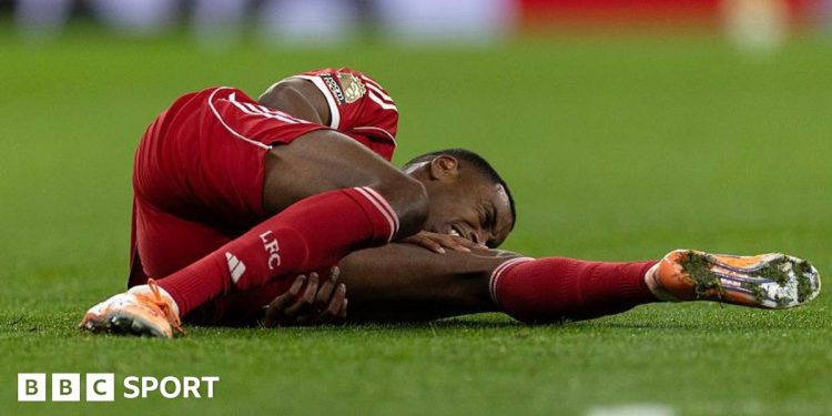 Alexander Isak: el Liverpool teme una lesión «significativa» en la pierna del delantero