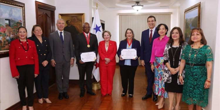 Medallas al cierre de un ciclo: la Corte Suprema de Justicia condecora a Russo y Cedalise antes de su salida