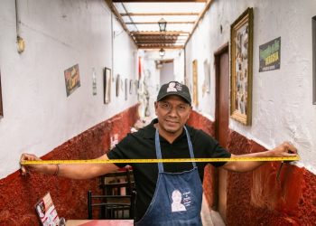 El Rincón de Juancho: cómo un pasadizo en el Rímac se transformó en el restaurante más angosto del Perú y hogar de un chicharrón viral | Huariques | SOMOS