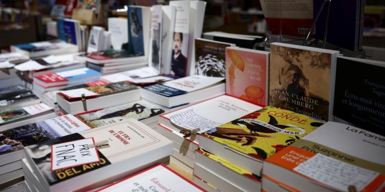 Les éditions Harlequin suscitent le débat après avoir traduit des livres grâce à l'IA