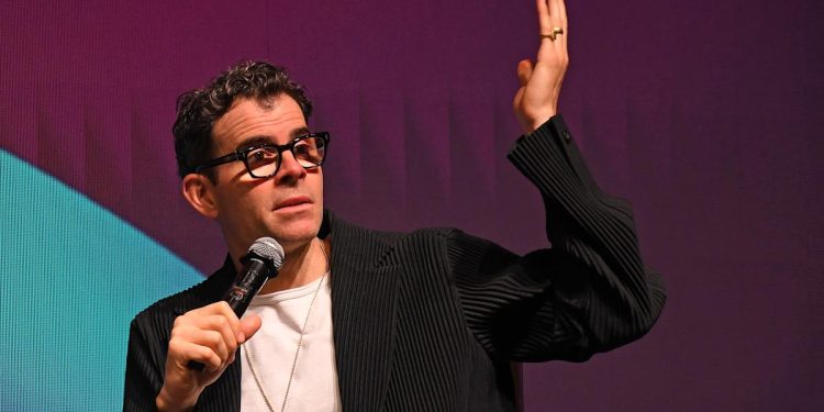 La IA es tan omnipresente que «será más práctico tomar huellas dactilares de medios reales que de medios falsos»