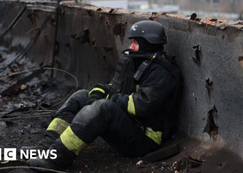 Cuatro muertos en ataque ruso mientras continúan los esfuerzos diplomáticos para poner fin a la guerra