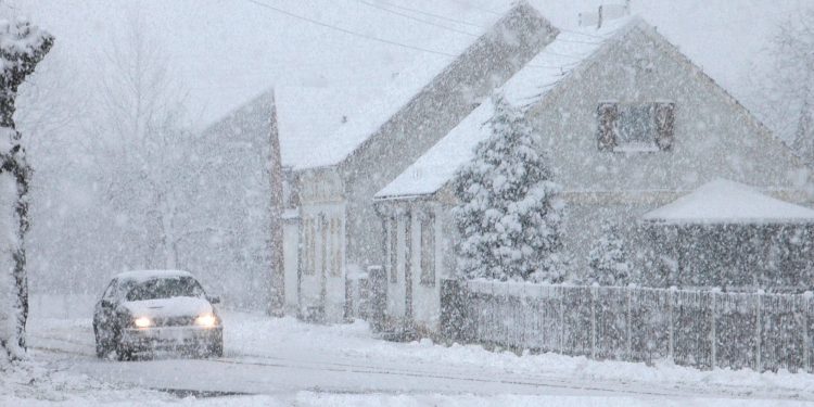 Las tormentas invernales están aquí: 3 cosas esenciales que debes hacer ahora para tu hogar, según un experto