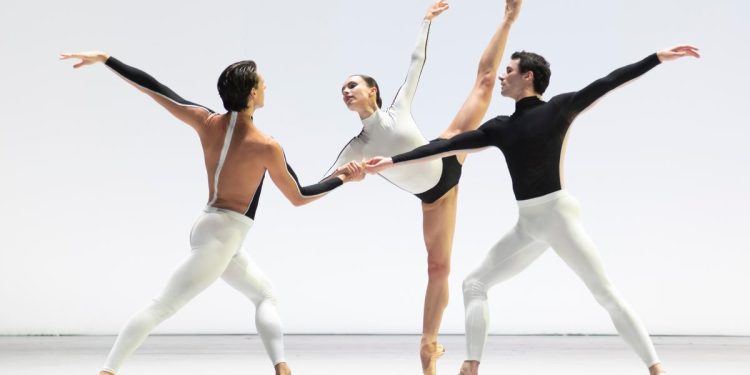 le ballet à l'épreuve de trois estilos