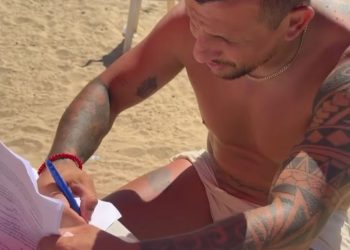 La insólita manera en la que Emiliano Vecchio firmó su contrato con un nuevo club :: Olé