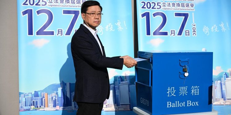 Hong Kong vota en encuestas «sólo para patriotas» en medio de la ira por el incendio mortal | Noticias sobre protestas en Hong Kong