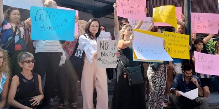 advierten de un plan para volver a instalar una sala de juegos