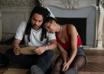 “Padre Madre Hermana Hermano” explora los misterios de la vida familiar