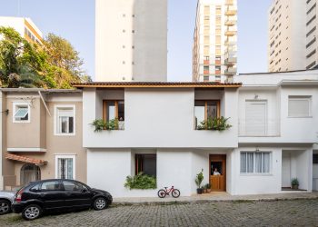 Casa de Pueblo / Península Arquitetura