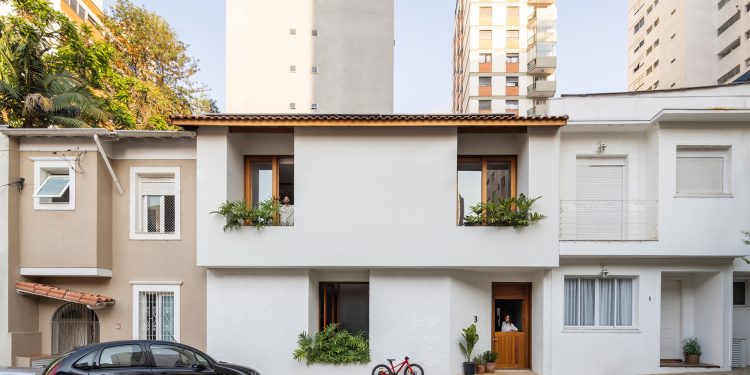 Casa de Pueblo / Península Arquitetura