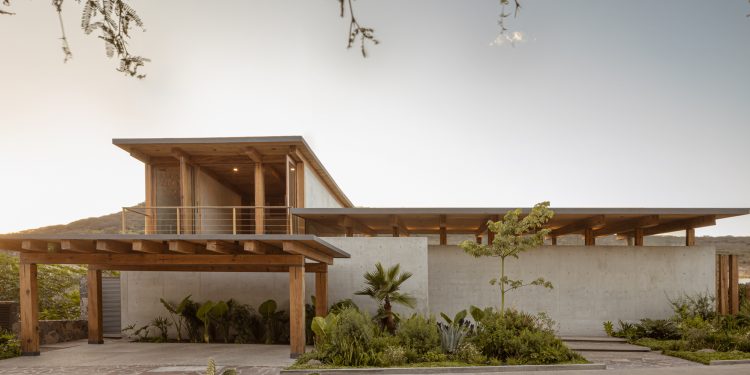 Casa de Riesgo 34 / RUUM ARQUITECTOS