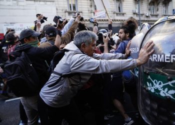 El Gobierno apelará un fallo que busca dejar sin efecto el protocolo antipiquetes y Patricia Bullrich apuntó contra los antecedentes del juez