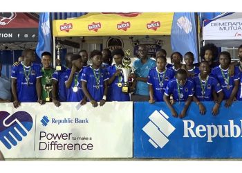 La Fundación Académica Chase recupera el título de la liga de fútbol de las escuelas RBL