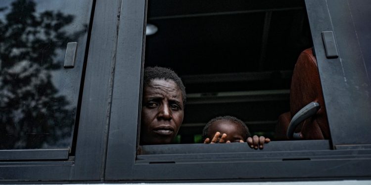 Miles de personas huyen tras acuerdo «histórico»