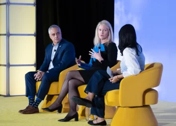 American Airlines se centra en viajes premium