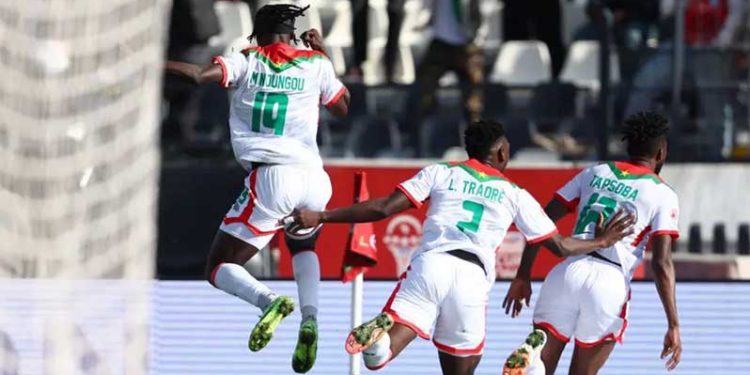 Burkina Faso logra una victoria tardía sobre Guinea Ecuatorial con 10 hombres