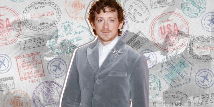 Ethan Slater volvería a Londres cualquier día