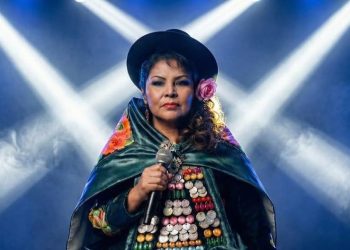 Flor Pucarina vuelve a los escenarios con espectáculo impulsado con IA | LUCES