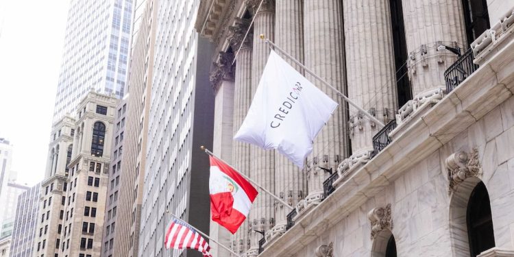 El Banco de Crédito del Perú anuncia la adquisición del Helm Bank USA